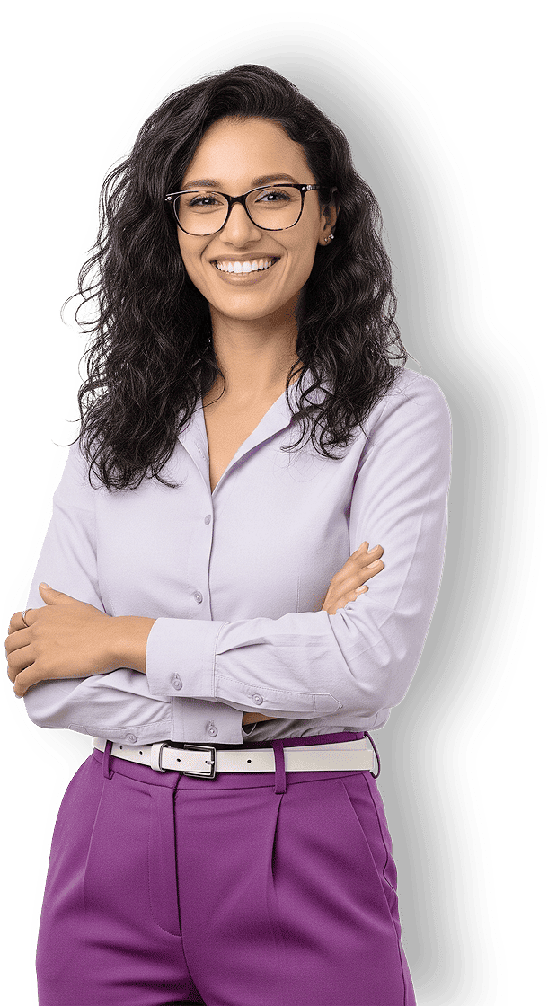 Mulher jovem com os braços cruzados, olhando fixamente para a frente.
